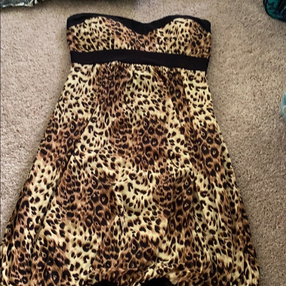 Leopard strapless dress